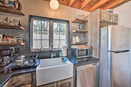 Charming Cottage With Yard - 2 Mi To Tinker St!