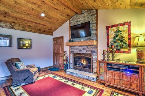 Quaint Banner Elk Home On 3 Acres - Ski Sugar Mtn!