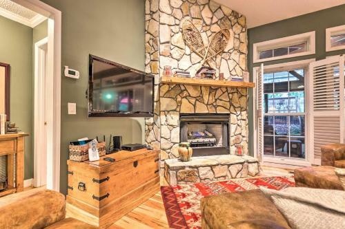Stunning Beech Mountain Cabin With Porch And Hearth