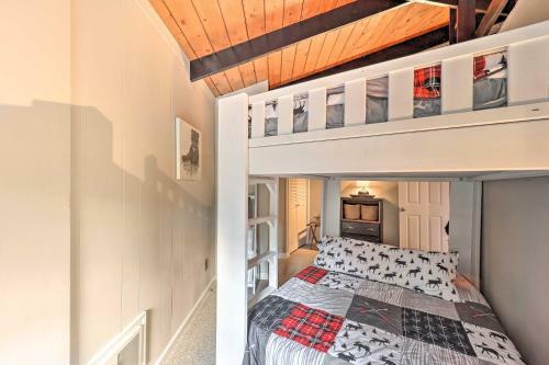 Round-on-the-bend About Beech Mtn Home With Deck!