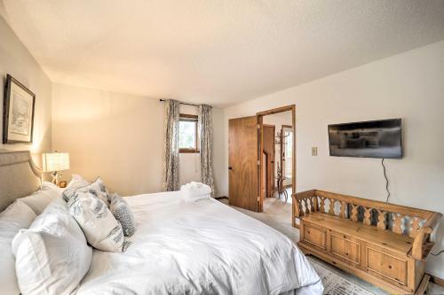 Updated Ski Retreat With Ev Outlet, 3 Mi To Slopes!