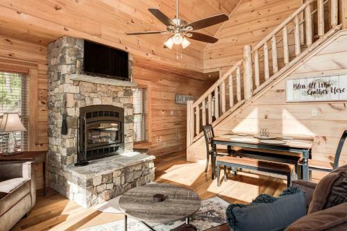 Lakey Gap Lodge Cabin