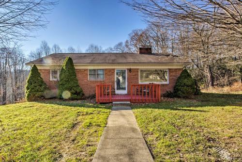 Renovated Mountain Home, 5 Mins To Downtown Boone!