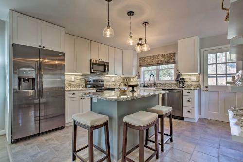 Renovated Mountain Home, 5 Mins To Downtown Boone!