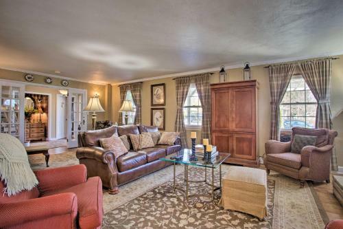 Historic Brevard Home With Deck, Walk Downtown!
