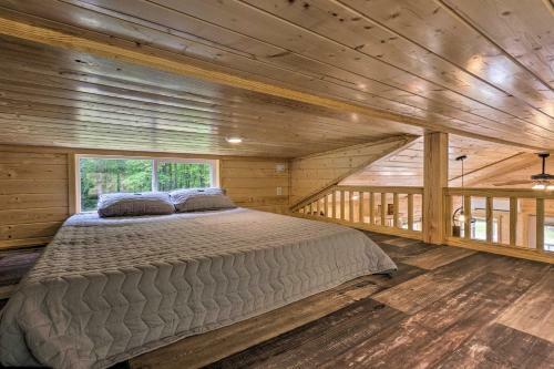 Brevard Cabin Tiny Living Near Big Adventure
