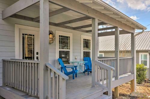 Downtown Brevard Retreat With Fire Pit And Deck!