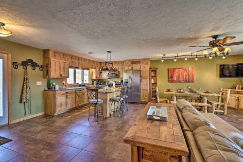 Comfy Ranch Apartment In New River Stables!