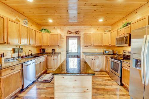 4 Bed 3 Bath Vacation Home In Bryson City