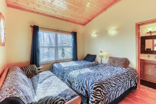2 Bed 2 Bath Vacation Home In Bryson City