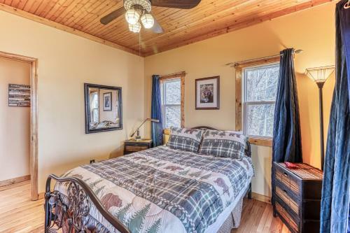 2 Bed 2 Bath Vacation Home In Bryson City
