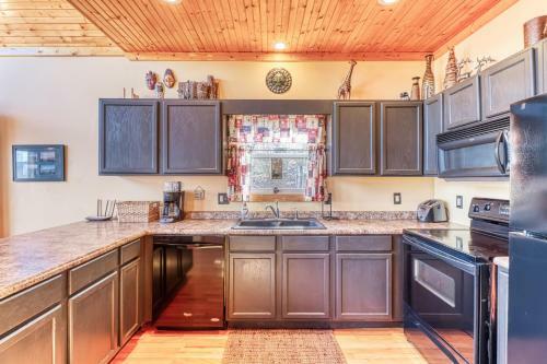 2 Bed 2 Bath Vacation Home In Bryson City