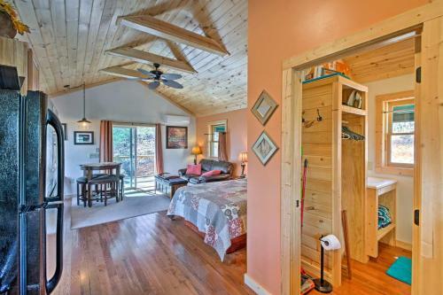 Superb Bryson City Studio Cabin With Hot Tub And Patio!