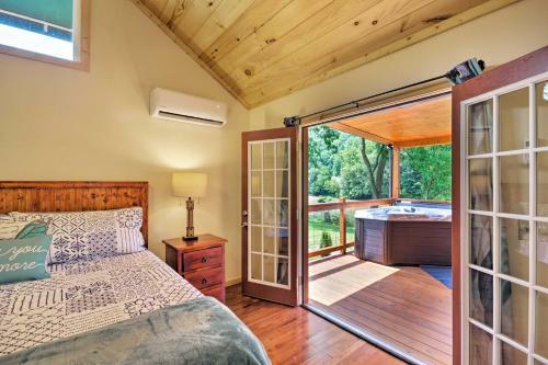 Charming Riverfront Cabin With Private Deck And Hot Tub