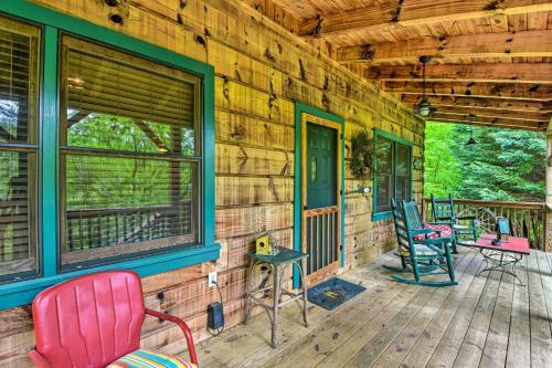 Secluded Smoky Mtn Cabin With Hot Tub And Fire Pit!