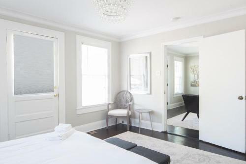 Entire Home - Bright And Modern - Close To Everything