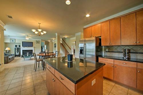 Modern Charlotte Home Minutes From Downtown!