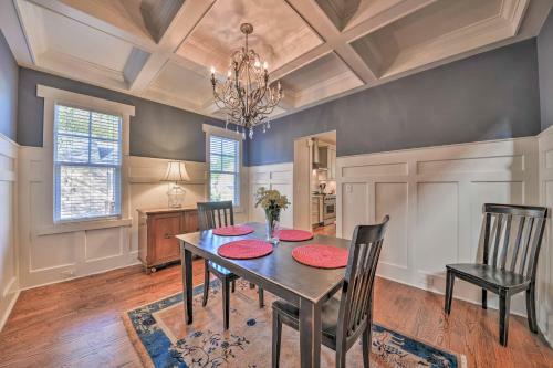 Charlotte Home With Deck In Noda District - Near Unc!
