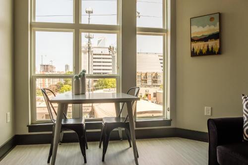 Vibrant Studio And 2br Apartments By Frontdesk