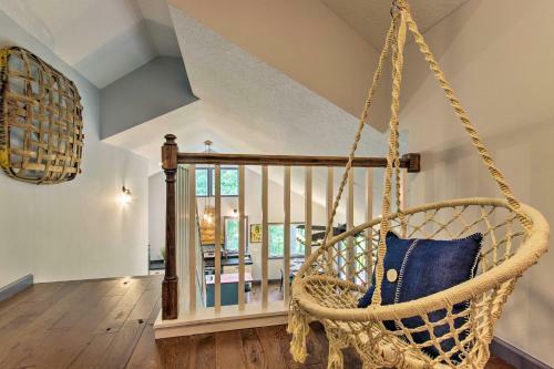 Home With Deck, Swings, Game Rm-8mi To Asheville