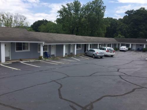 Hotel Hilltop Inn