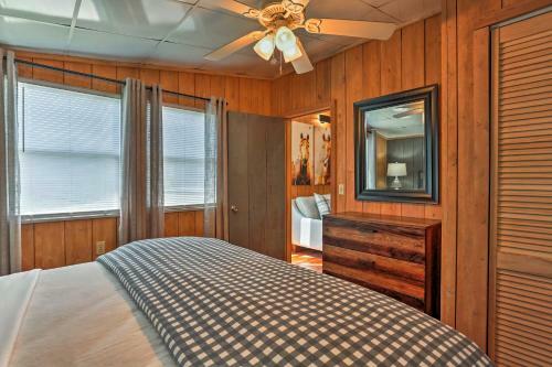Outer Banks Island Cottage - 1 Mi To Frisco Beach!