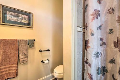 Upscale Mountain Home With View, 10 Mi To Dwtn!