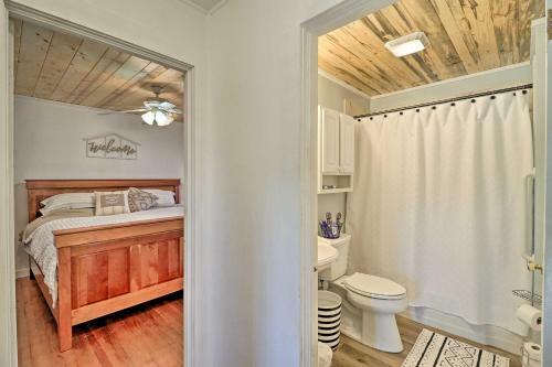 Flat Rock Home By Main St, 7 Mi To The Gorge!