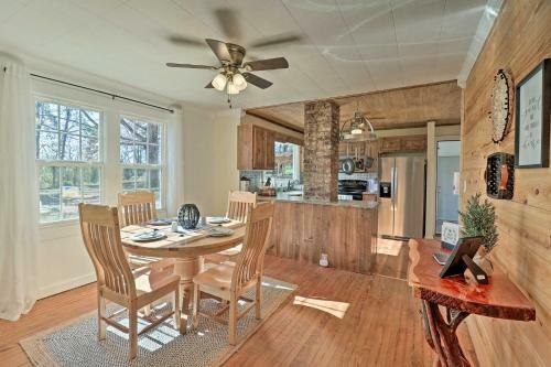 Flat Rock Home By Main St, 7 Mi To The Gorge!