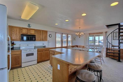 Breezy Point #37-f