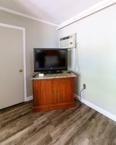 Oaks Motel Greensboro Nc