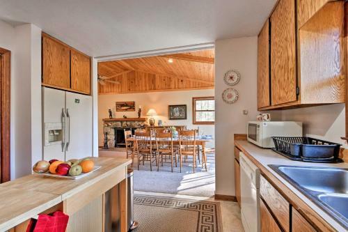 Mirror Lake Home With Game Room And Large Deck!