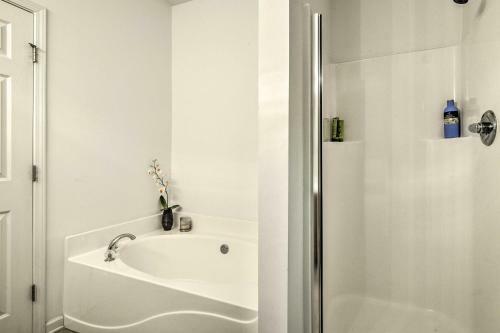 Inviting High Point Townhome With Patio And Privacy