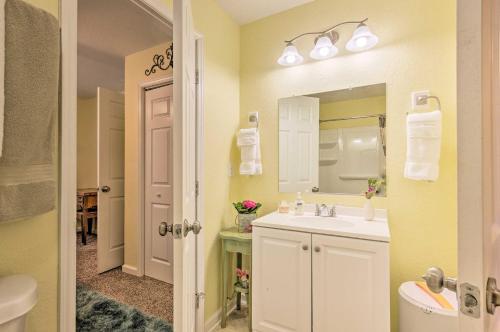 Charming Hendersonville Home 1 Mi To Main St!