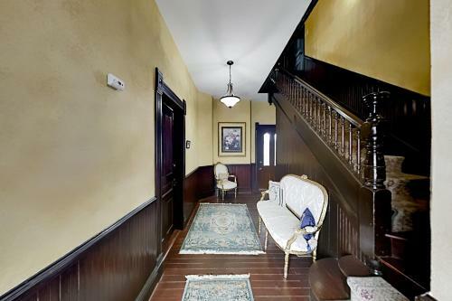 Apartamento Maxwell House - Unique 4-unit Home - Near Vineyard Duplex