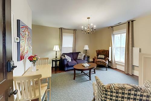 Apartamento Maxwell House #3 Petit Manseng - 3 Mins To Winery Duplex
