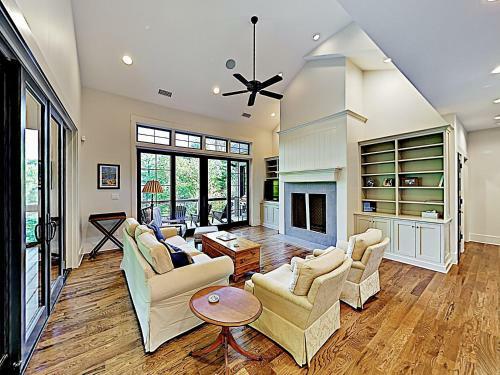 Brand-new Lakefront Retreat With Boathouse Home