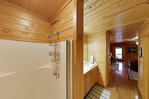 Lake Resort Home - Pool, Golf, Tennis, Beach, Spa Home