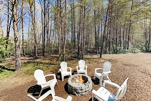 Lake Resort Home - Pool, Golf, Tennis, Beach, Spa Home