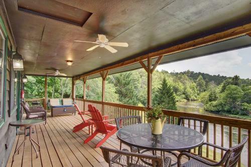 Otter Cottage Riverfront And Trailside Murphy Cabin!