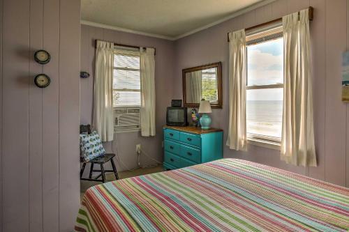 Nautical Oceanfront Beach House In Oak Island!