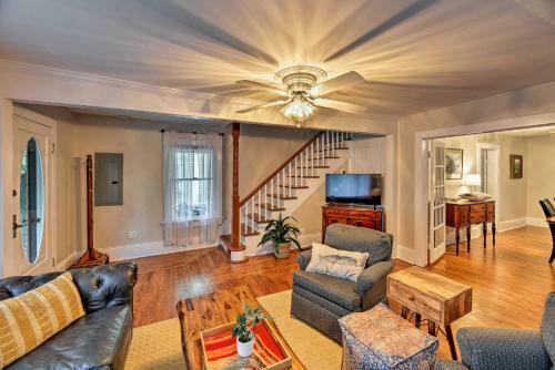New Bern Home With Yard, Grill And Walkable Location