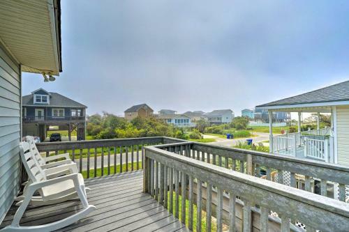 Pet-friendly Home - A Block To Oak Island Beach!
