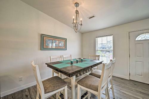 Sunny Townhome With Marsh Views And Walk To Beach
