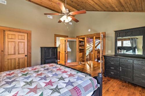 Spacious Newland Cabin With Pool Table And Grill!
