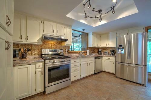 Boulder Ridge Home