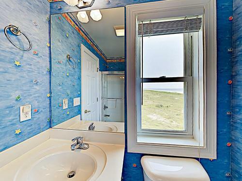 New Listing! Oceanfront Majesty With Pool & Elevator Home