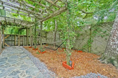 Island Arbors