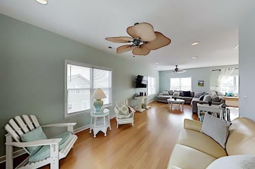Exceptional Vacation Home In Oak Island