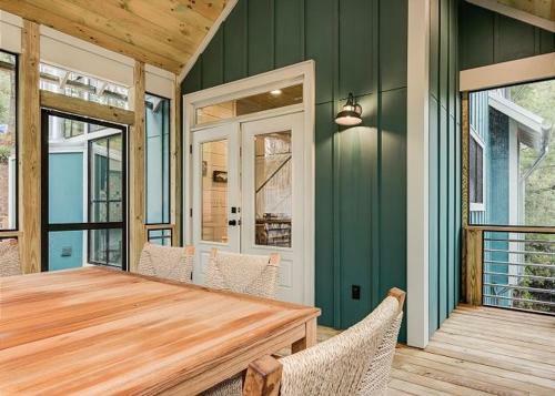2 Exceptional Vacation Homes In Pisgah Forest Home